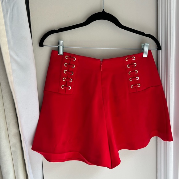 Guess by Marciano red shorts - Picture 4 of 7